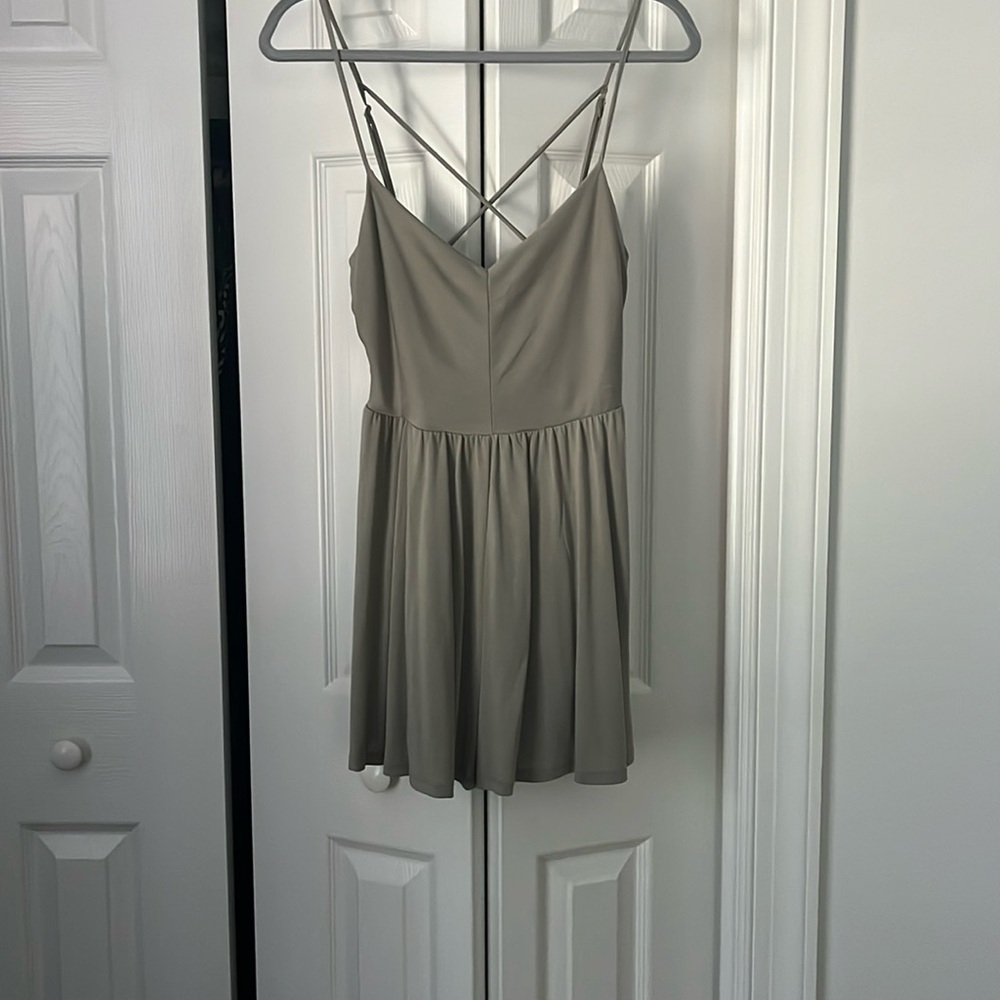 NWOT Super cute LUSH green/grey flowy romper